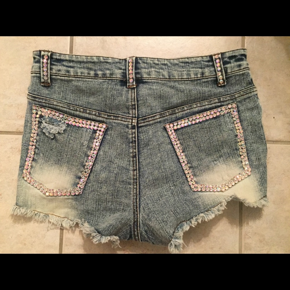 Shorts - Picture 2 of 2